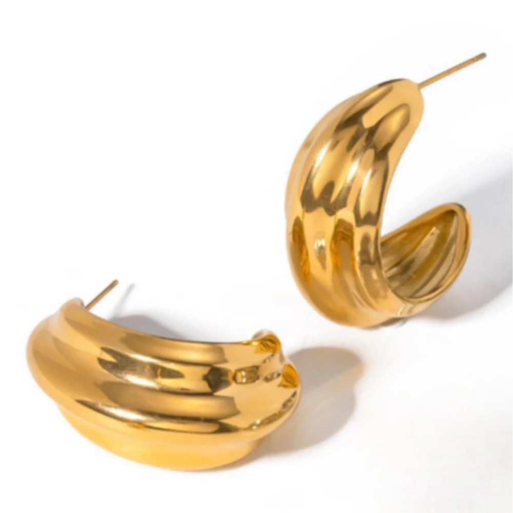 Big C shapped earrings